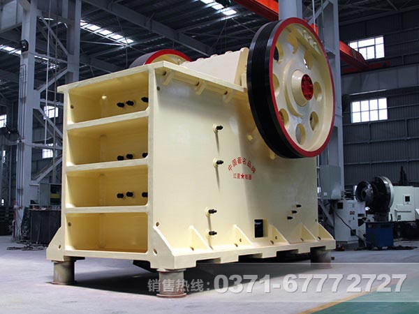 礫巖破碎、制砂全套加工設(shè)備都有什么？