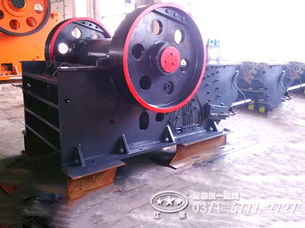 液壓保護(hù)鄂式破石機