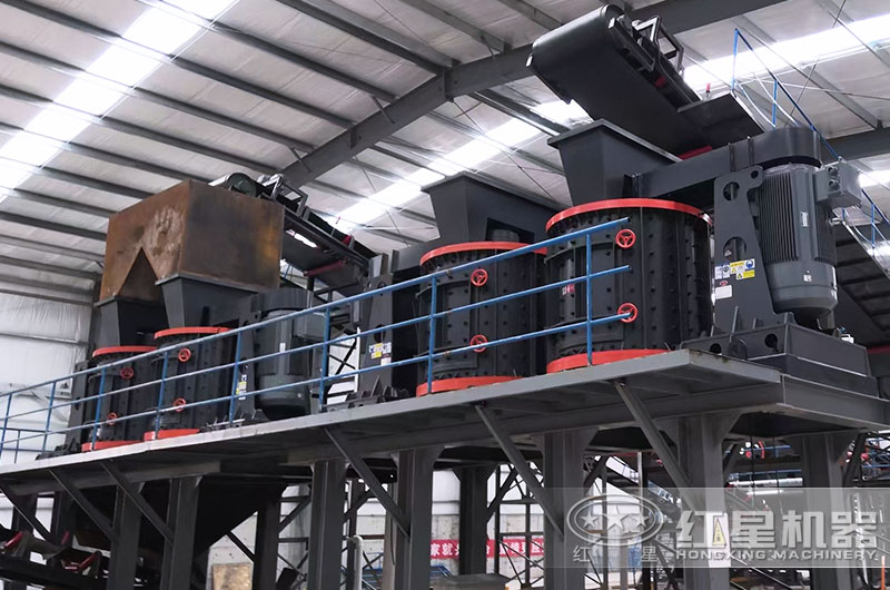 多臺復(fù)合式破碎機聯(lián)合作業(yè)