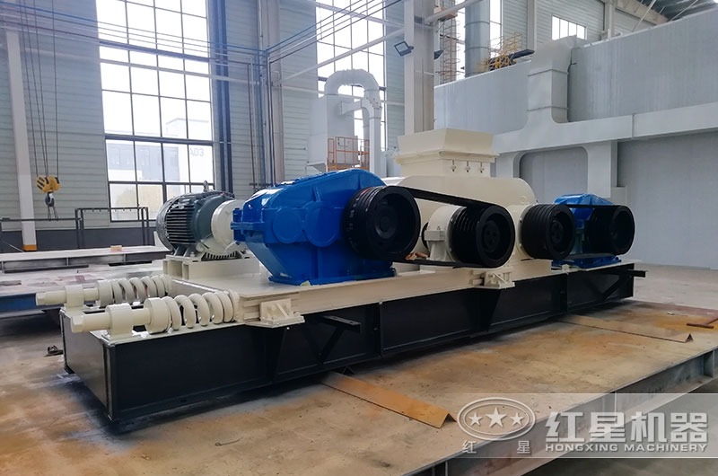 時(shí)產(chǎn)50噸對(duì)輥制砂機(jī)型號(hào)_多少錢一臺(tái)？