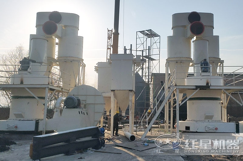 山東客戶超細(xì)磨粉機(jī)工作現(xiàn)場(chǎng)圖