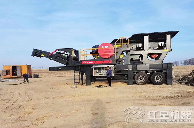 移動(dòng)破碎機(jī)時(shí)產(chǎn)300噸有哪些？多少錢(qián)一臺(tái)？