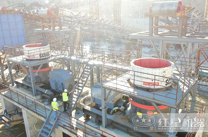 圓錐破碎機(jī)客戶現(xiàn)場實(shí)拍圖