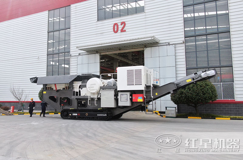 履帶移動顎式破碎站圖片