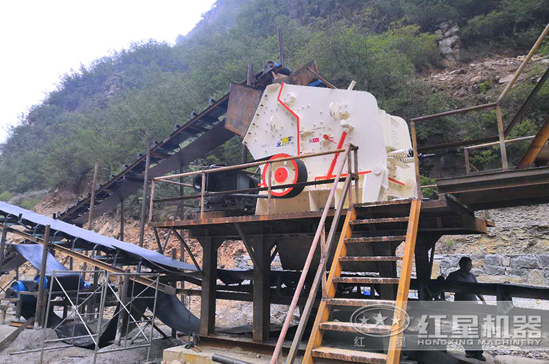 反擊式打砂機工作現(xiàn)場圖片