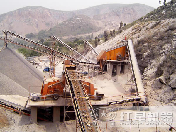 反擊式破碎機投產(chǎn)現(xiàn)場