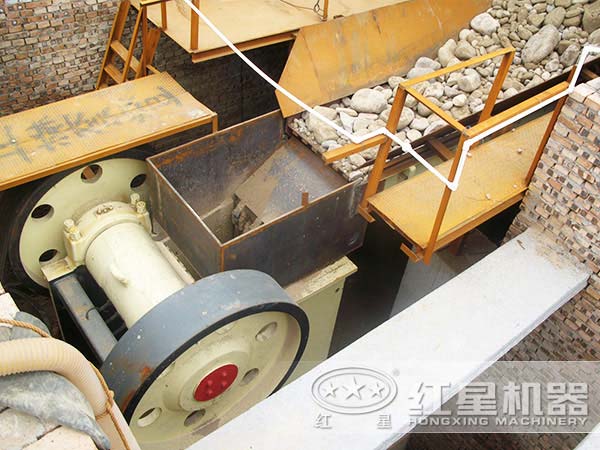 打石機(jī)設(shè)備有幾種，產(chǎn)能分別多少