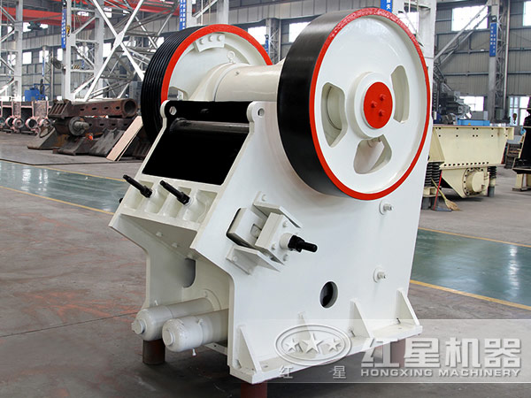 對(duì)比傳統(tǒng)鄂破機(jī)，新一代歐版鄂式破碎機(jī)具有哪些優(yōu)勢(shì)？