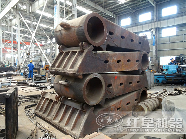 顎式破碎機(jī)動顎