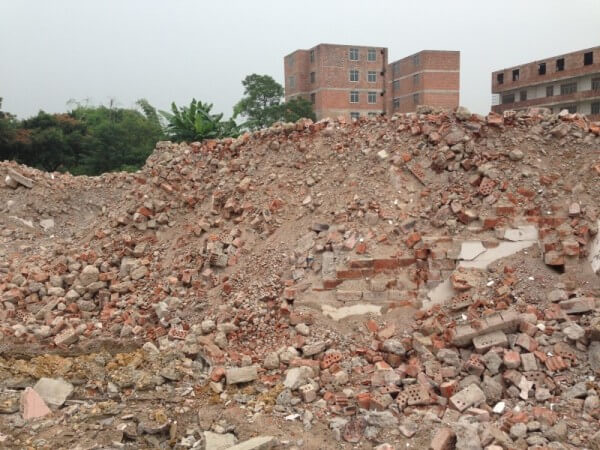 破碎磚渣用什么機(jī)械？建議使用錘式粉碎機(jī)