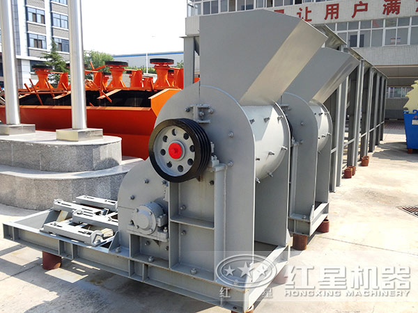 大塊煤怎么弄碎？無篩底雙級(jí)粉碎機(jī)來幫忙