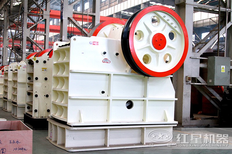 磕石子用哪些設(shè)備？磕石子機(jī)多少錢(qián)