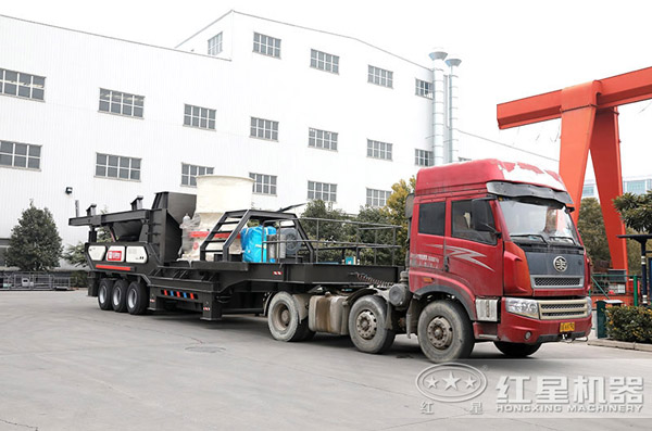 小型車式流動(dòng)石子粉碎機(jī)商家發(fā)貨現(xiàn)場