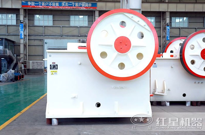 從破碎石頭到洗沙需要用幾套設(shè)備？全套配置下來多少錢？