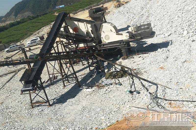 紅星機器移動破碎石子機設備—碎不可擋（內(nèi)附破碎現(xiàn)場視頻）