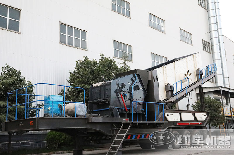 如何快速把石頭打碎，這款移動石頭碎石機可以幫您實現(xiàn)