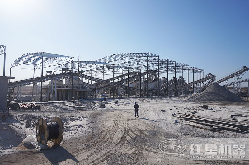 全套環(huán)保型石料生產(chǎn)線(xiàn)設(shè)備都有什么？一套下來(lái)多少錢(qián)?