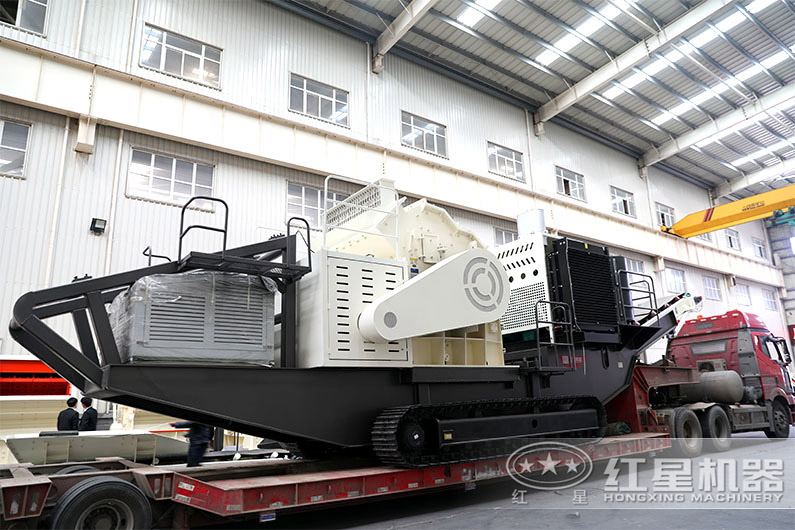 山東又一移動河卵石制砂機裝車發(fā)貨，即將奔赴夜場