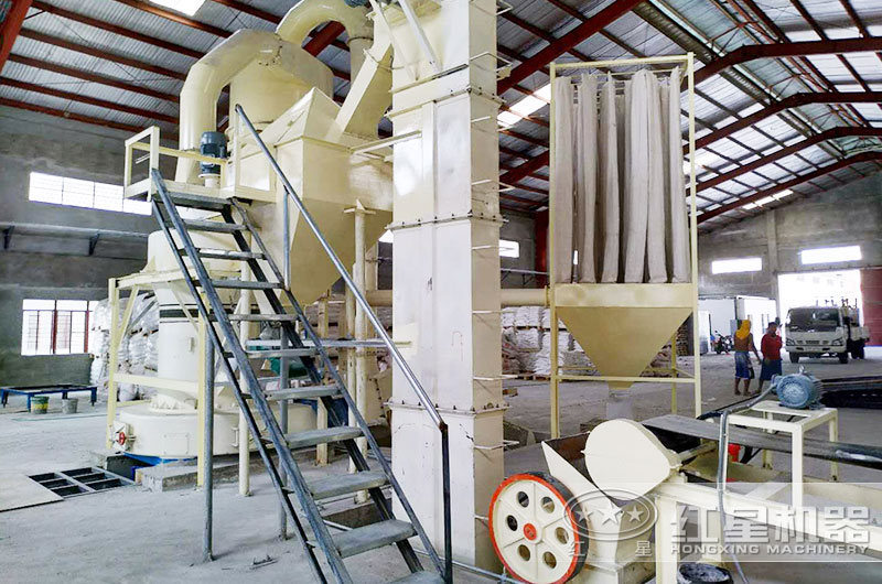 雷蒙磨粉機(jī)設(shè)備型號都有哪些？室內(nèi)雷蒙磨粉生產(chǎn)線廠房高度多少？