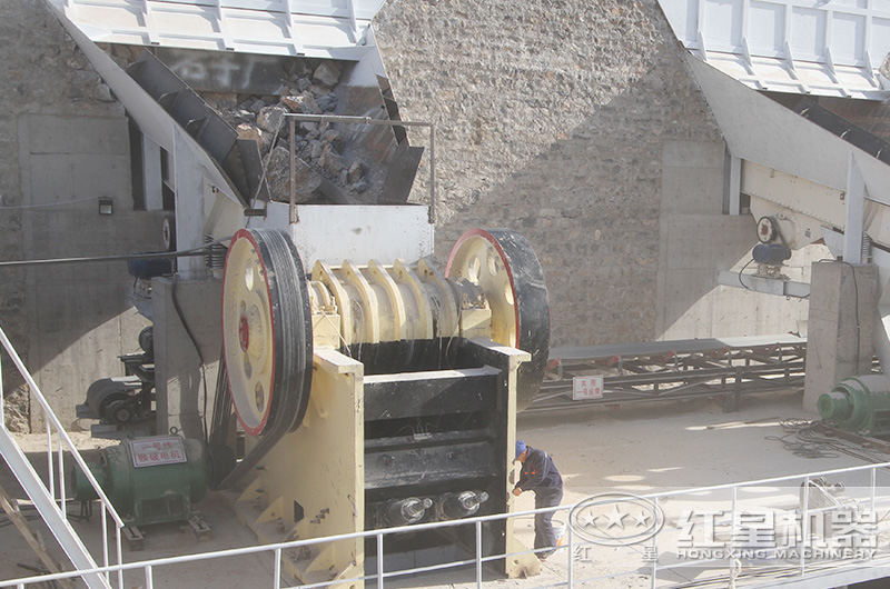 時產(chǎn)1000噸的鄂破機下料口多大，有哪些型號？