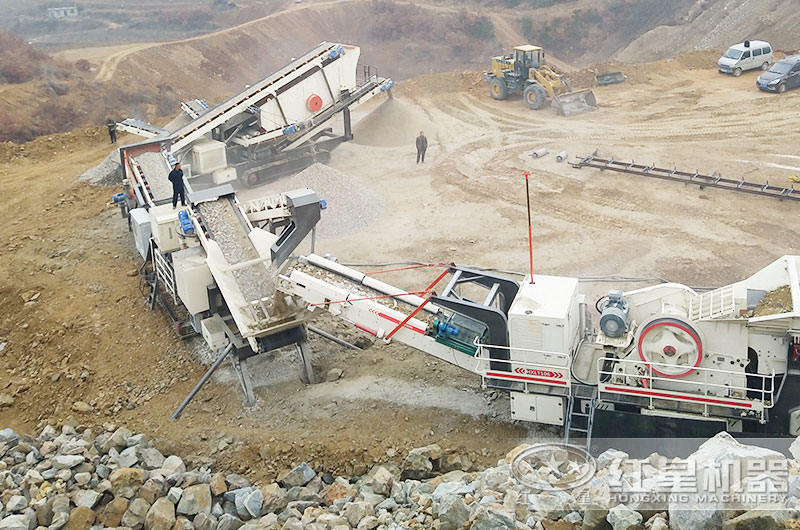 山東煙臺(tái)三機(jī)搭配作業(yè)加工高標(biāo)石子現(xiàn)場(chǎng)