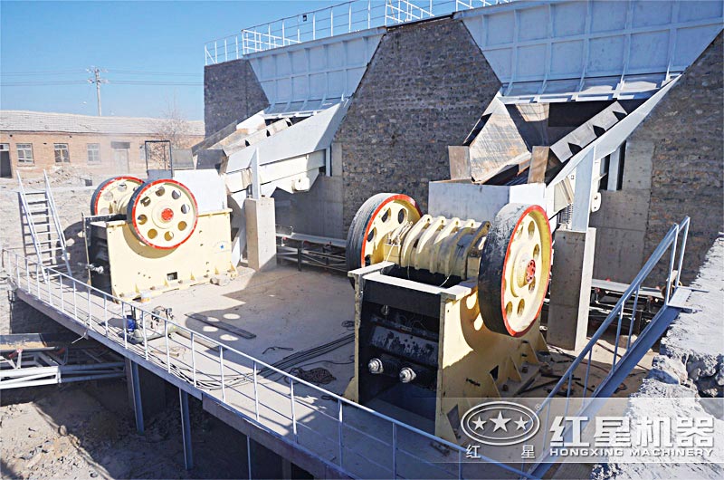 日產萬噸石頭破碎機作業(yè)現場