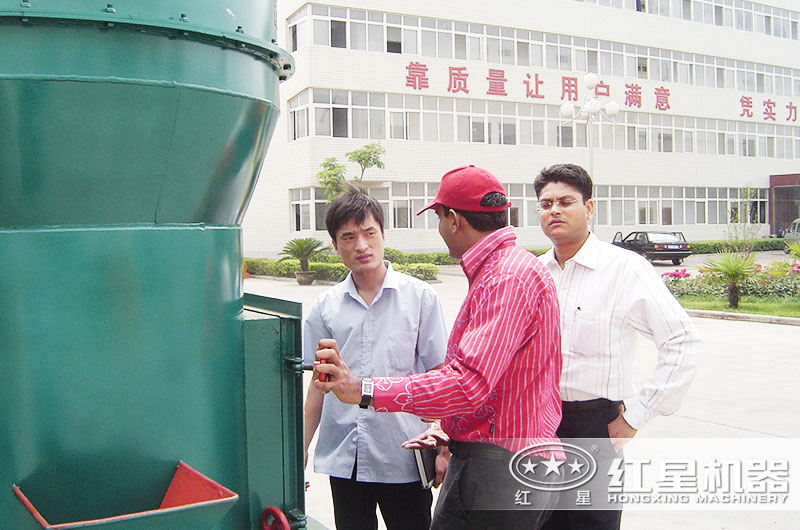 每天10噸的打石粉機器哪兒有？環(huán)保嗎？