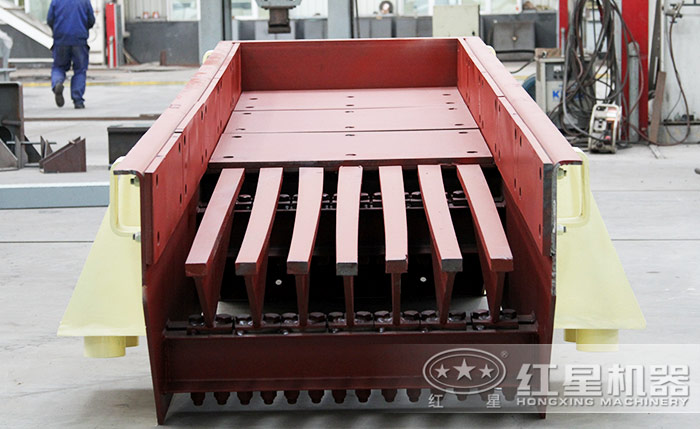 人工石頭磕石子有什么流程，采用什么設(shè)備？