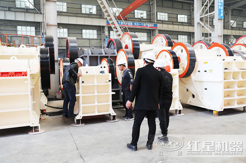 小型碎石機(jī)哪里有賣？來這里不僅選擇多且價(jià)格還優(yōu)惠