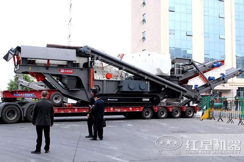 履帶式砂石粉碎機(jī)全力出擊，碎石效果驚人，報(bào)價(jià)是多少？