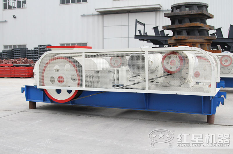 對(duì)輥式破碎機(jī)哪里有？來(lái)這里！型號(hào)全且價(jià)格還不貴！