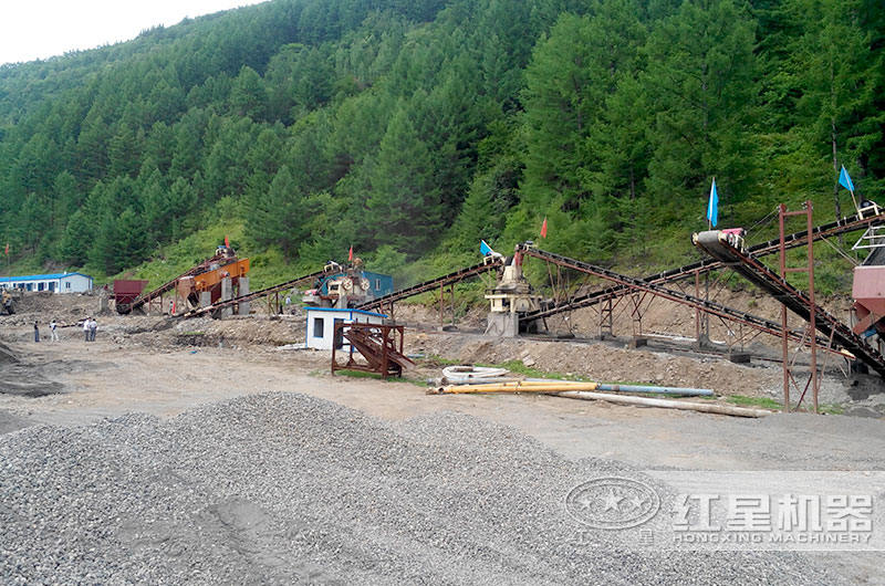 日產(chǎn)200噸的制沙機(jī)多少錢一臺(tái)？有沒有移動(dòng)的？