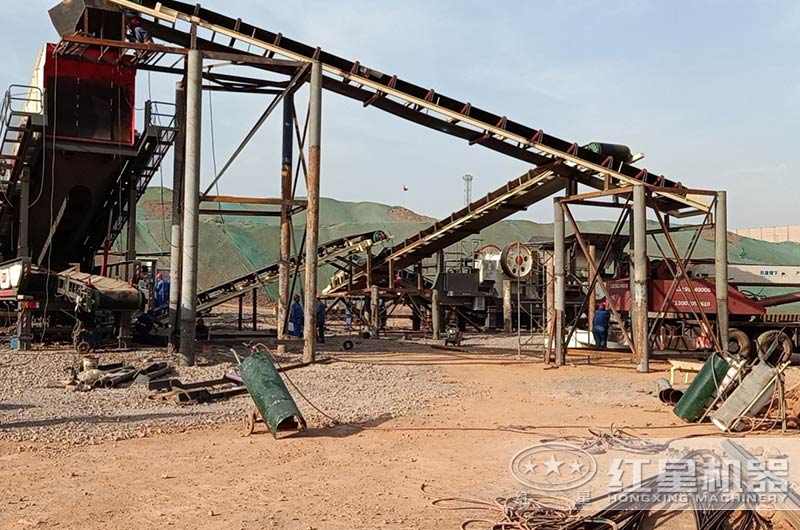 輪胎移動顎破生產現(xiàn)場