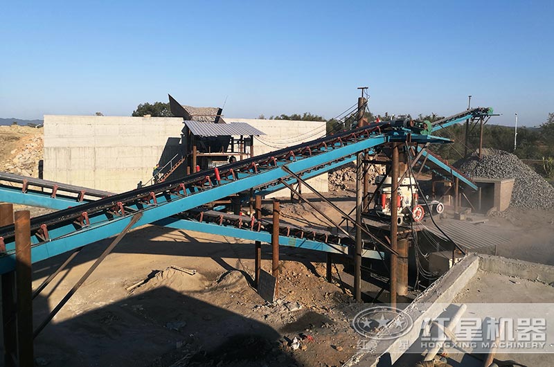 1立方玄武巖出多少噸碎石？哪種玄武巖碎石機(jī)粒型好產(chǎn)量高？