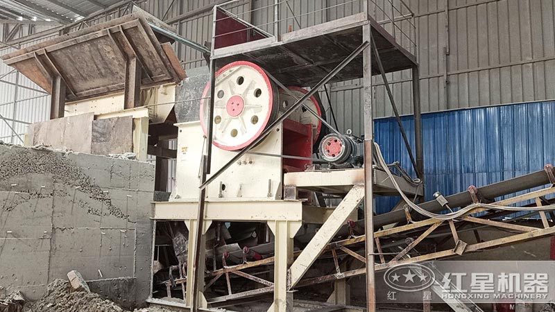 破碎機(jī)250x400自重多少噸？有全自動(dòng)的嗎