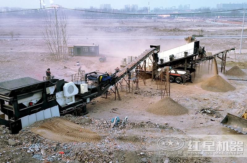 顎式移動破碎機在破碎生產線中的應用優(yōu)勢及現(xiàn)場視頻