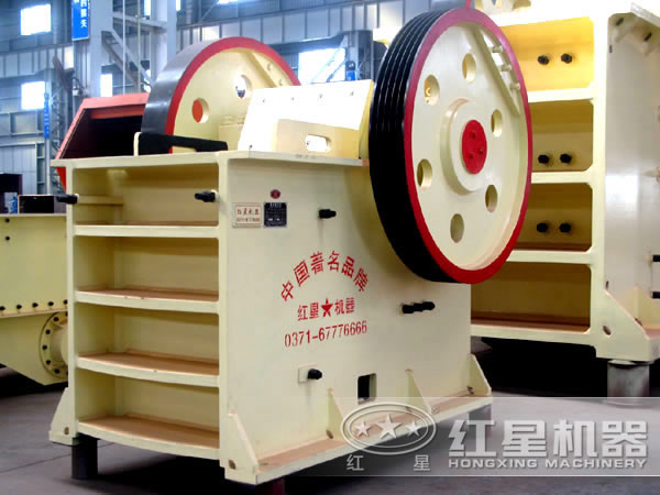 鄂式破碎機—破碎設(shè)備中的常選機械